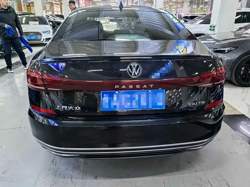 Volkswagen Passat — фото 10