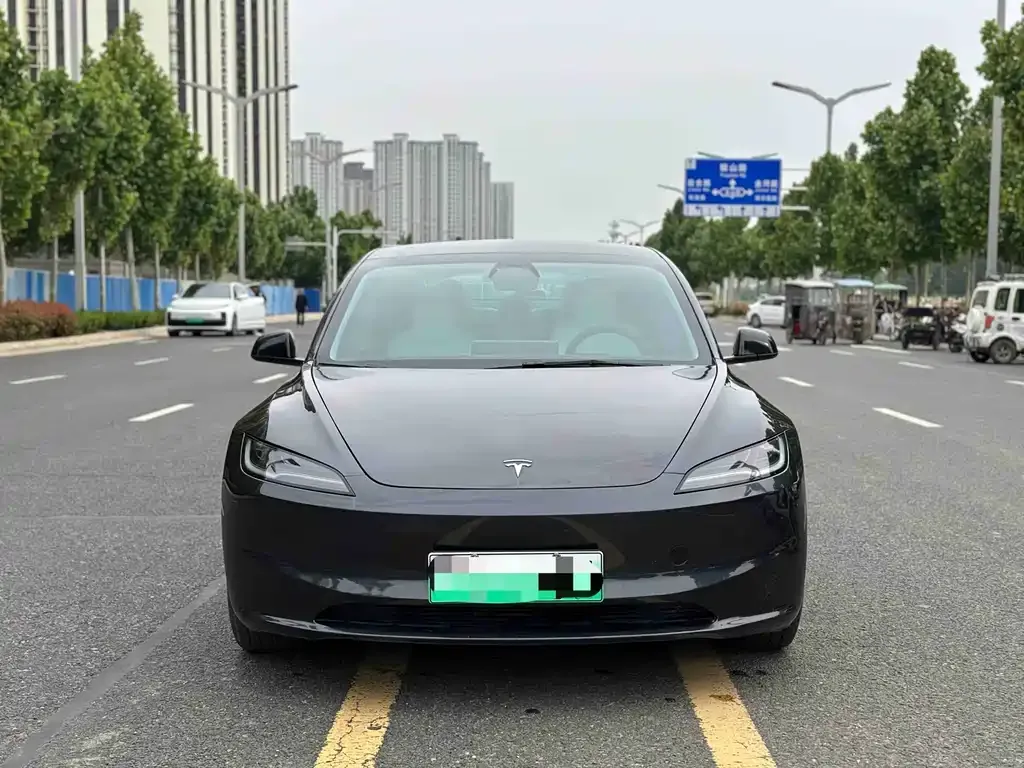 Tesla Model 3 — фото 6