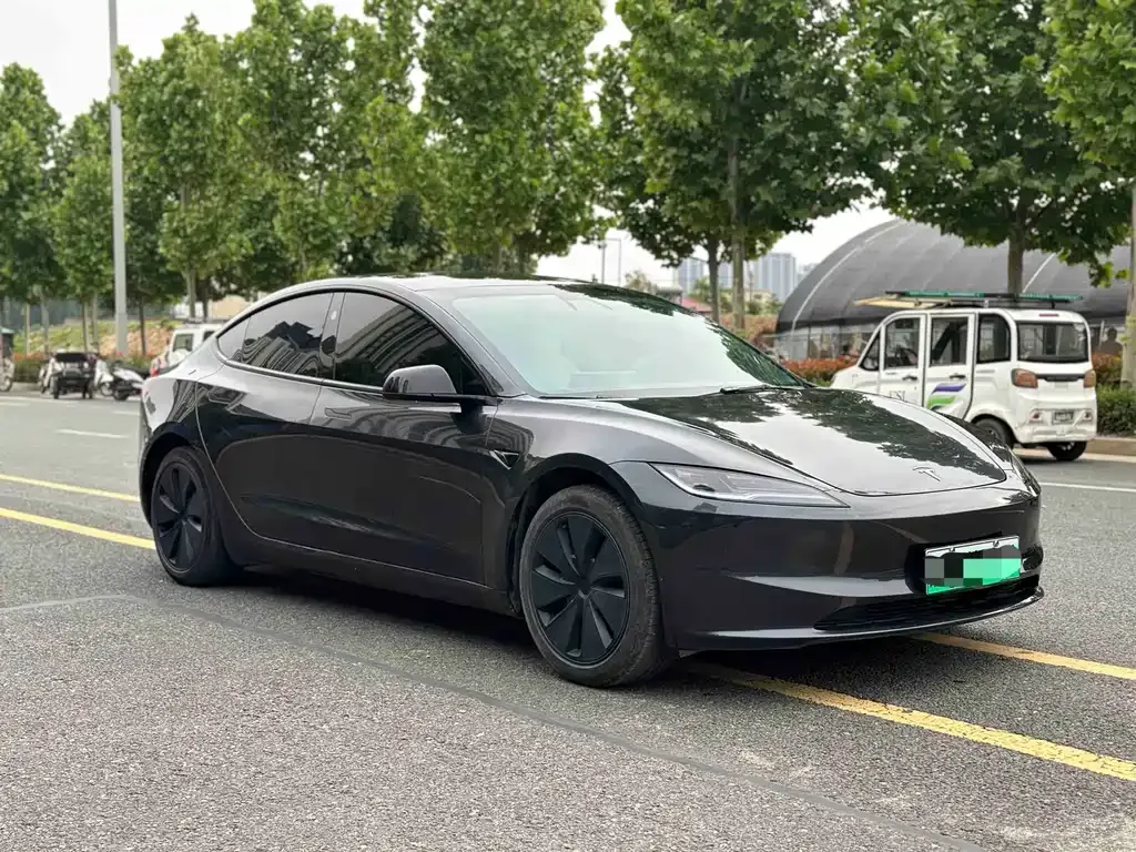 Tesla Model 3 — фото 8