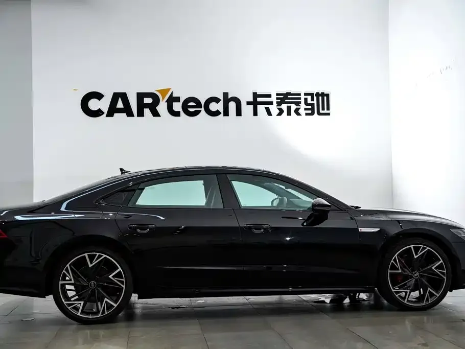 Audi A7L — фото 5