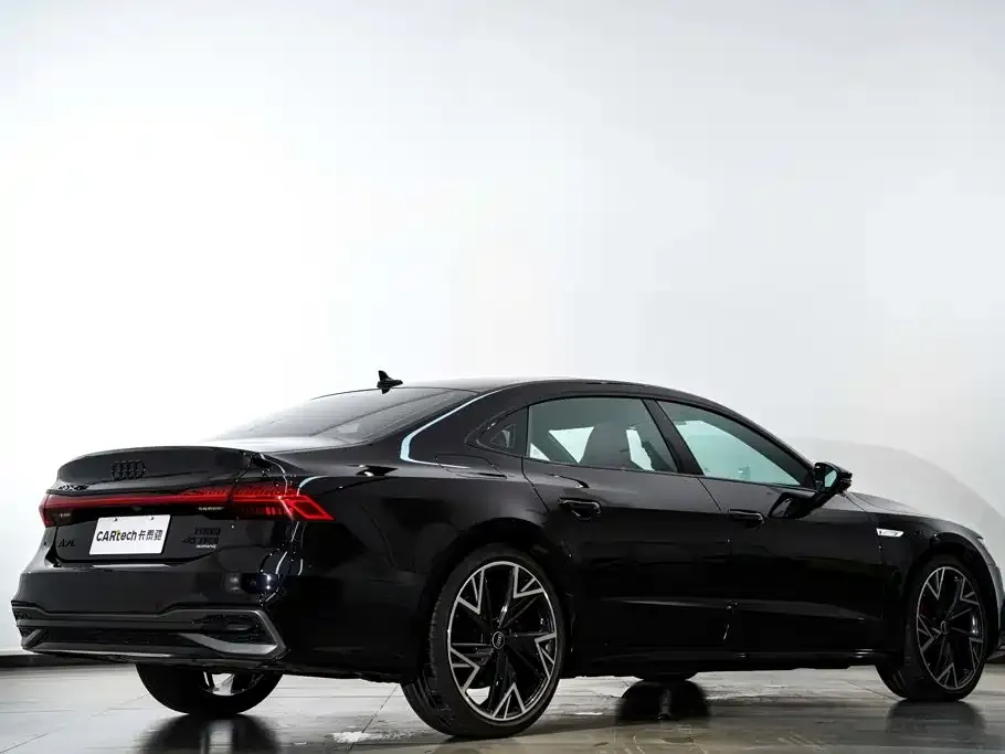Audi A7L — фото 10