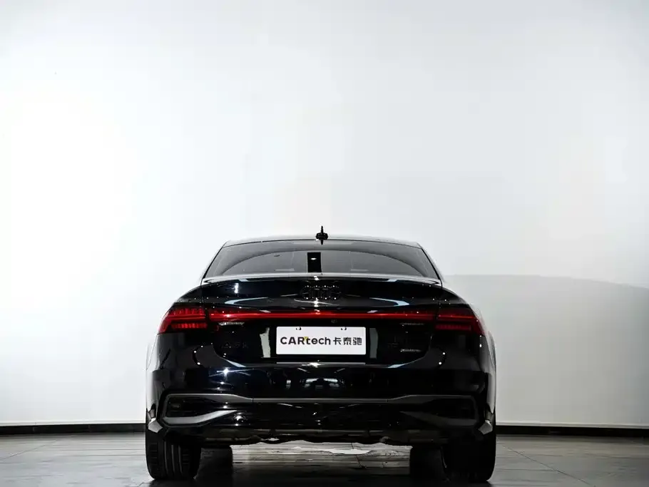 Audi A7L — фото 2