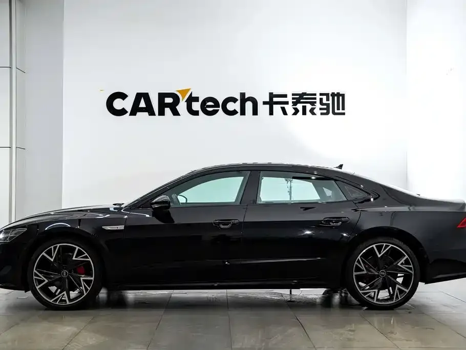 Audi A7L — фото 9