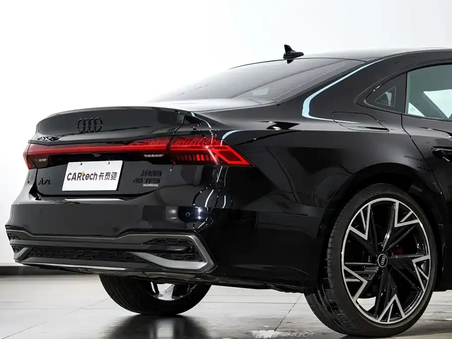 Audi A7L — фото 6