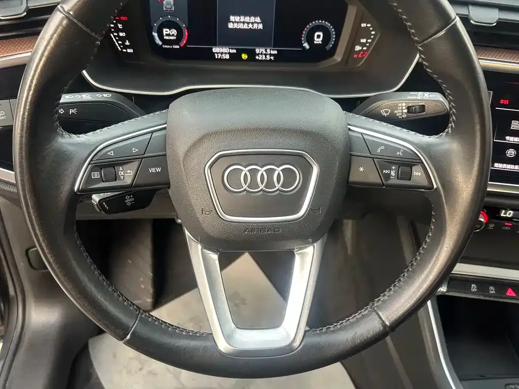 Audi Q3 — фото 5