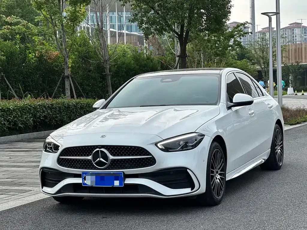 Mercedes-Benz C-Class — фото 1