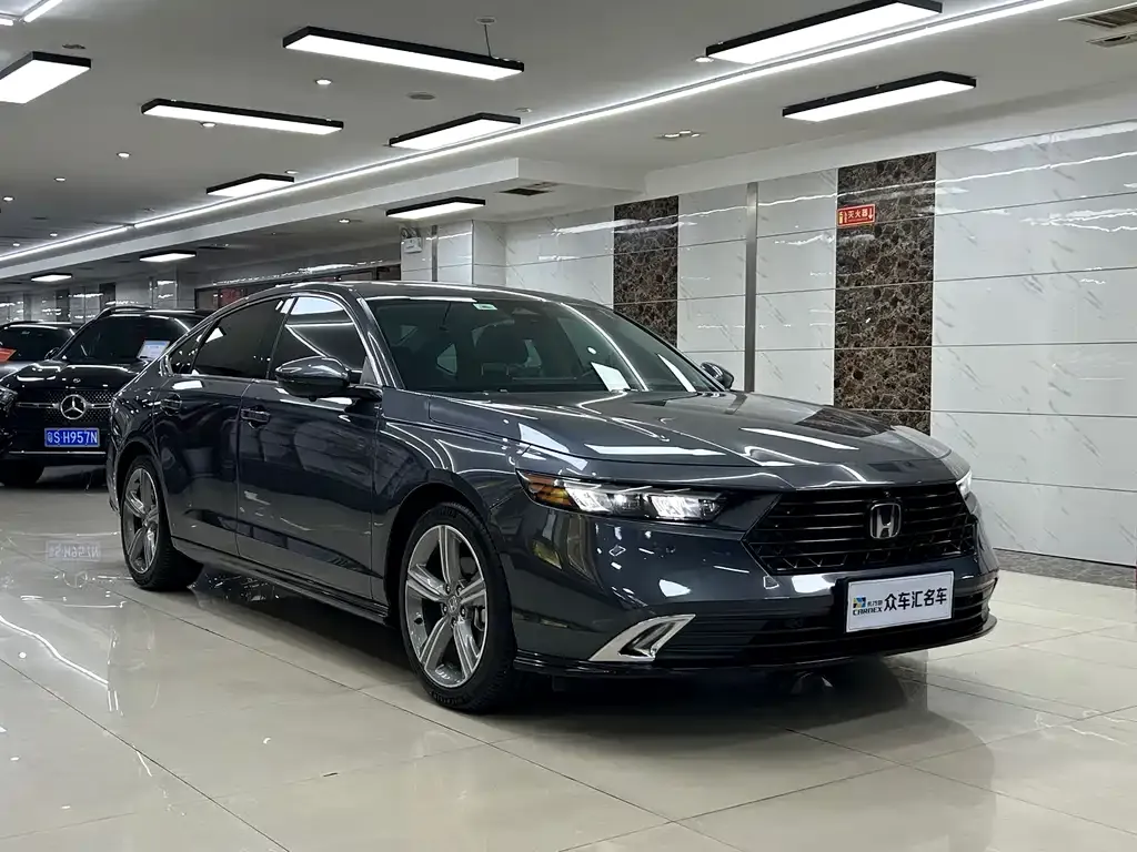 Honda Accord — фото 10