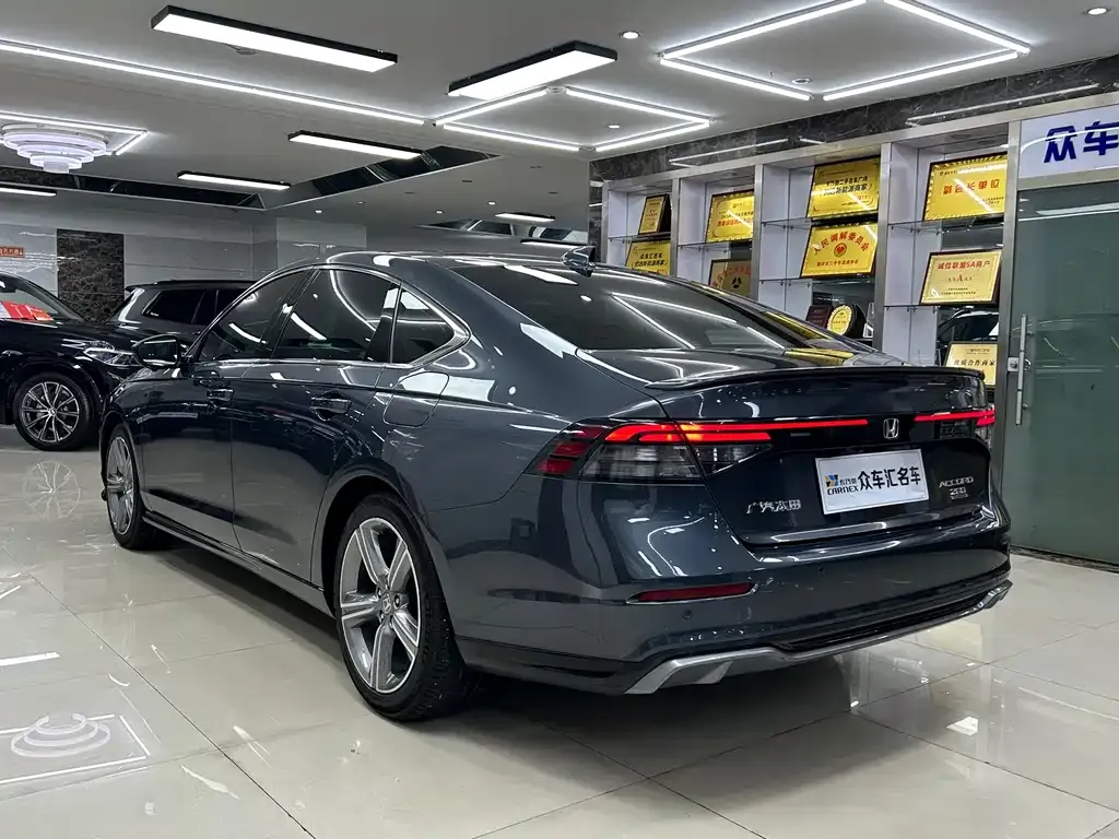 Honda Accord — фото 9