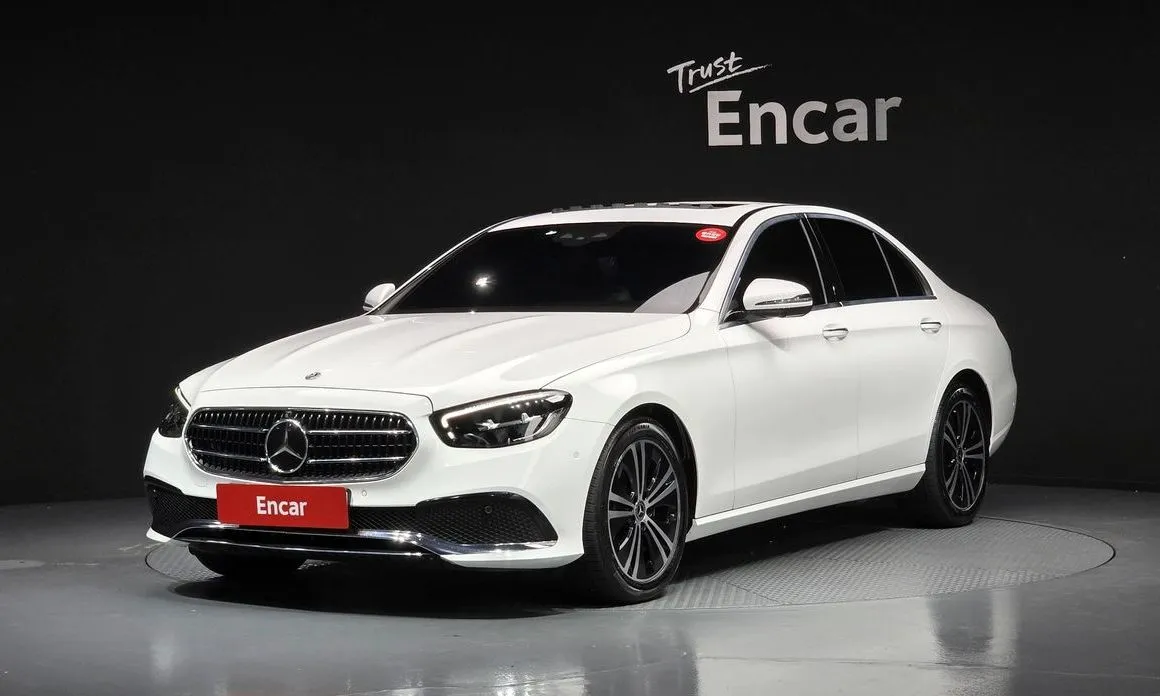 Mercedes-Benz E-Class — фото 1
