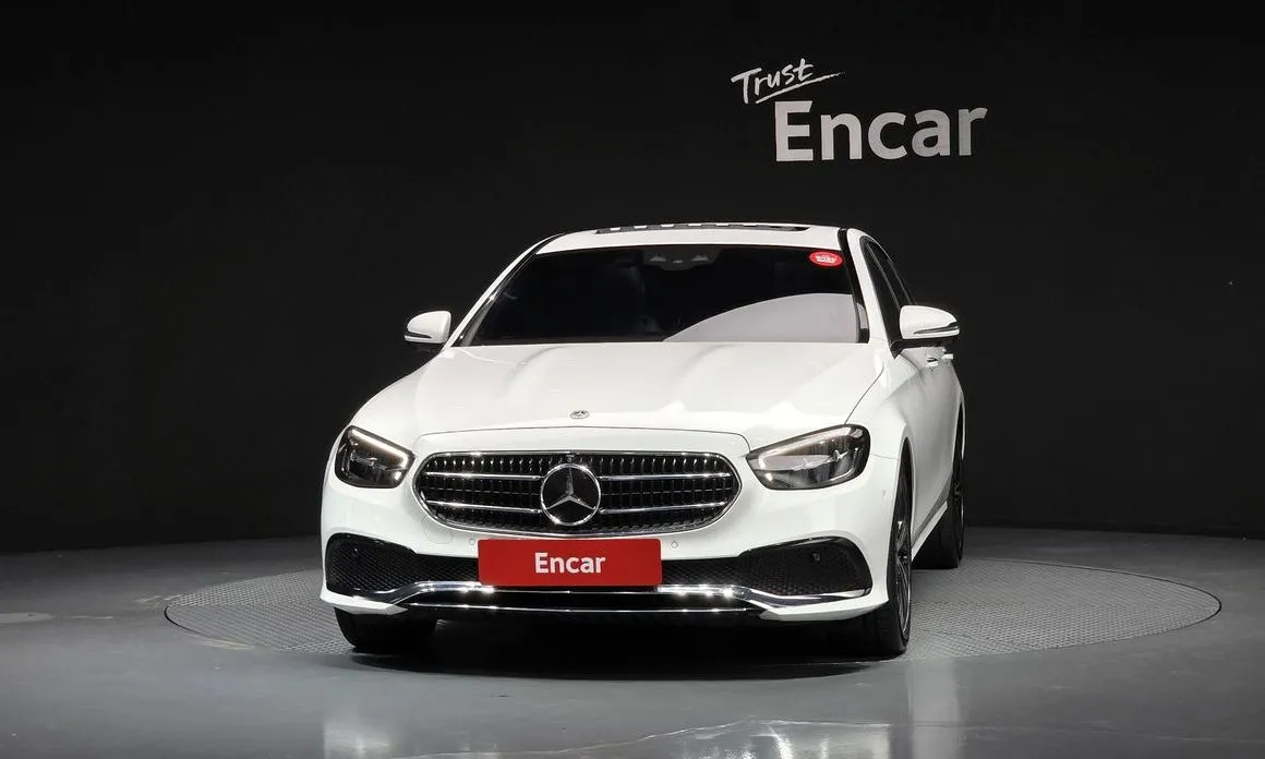 Mercedes-Benz E-Class — фото 6