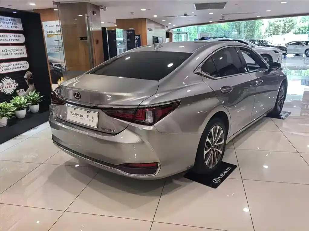 Lexus ES — фото 3