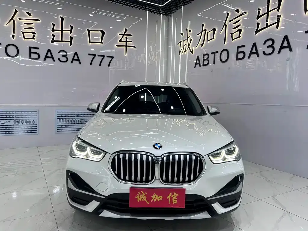 BMW X1 — фото 9
