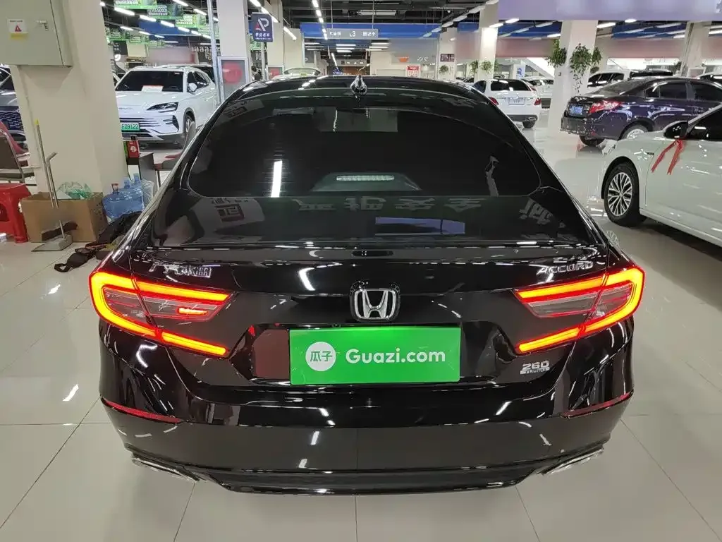 Honda Accord — фото 9