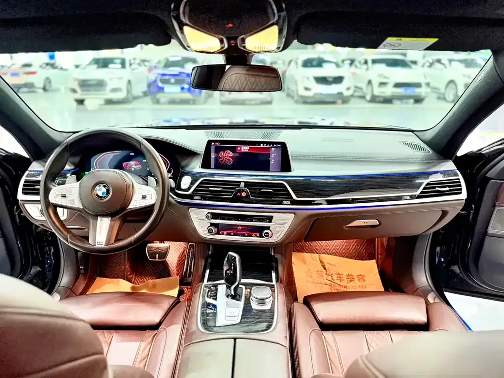BMW 7 Series — фото 2