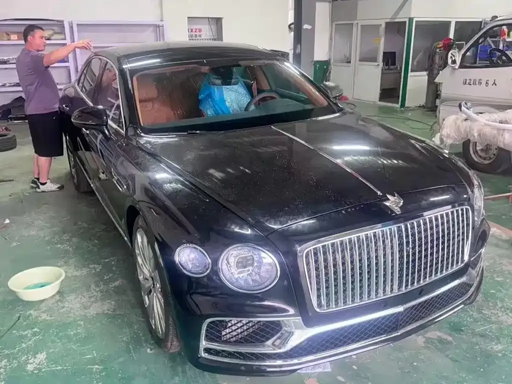 Bentley Flying Spur — фото 8
