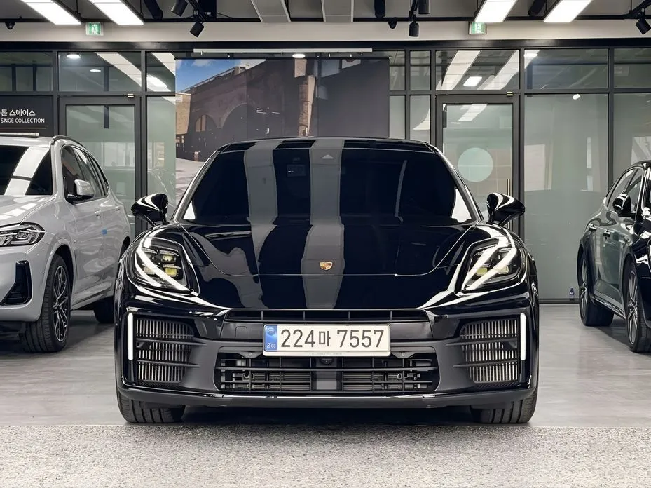 Porsche Panamera — фото 1