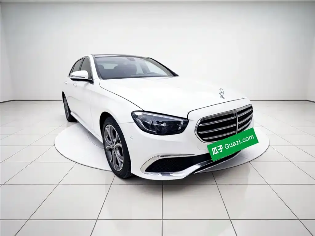 Mercedes-Benz E-Class — фото 6