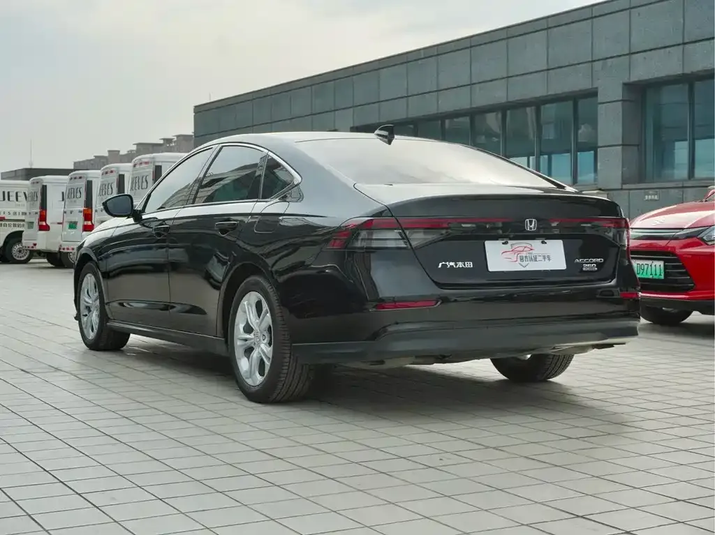Honda Accord — фото 3