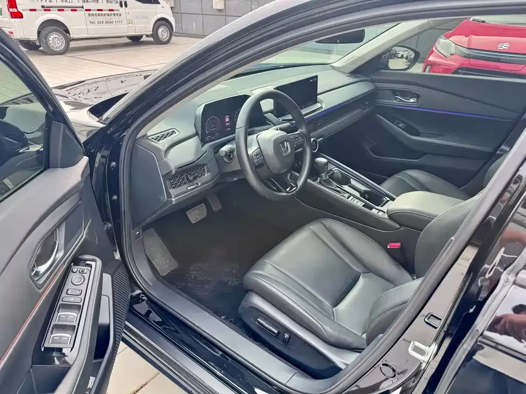 Honda Accord — фото 9