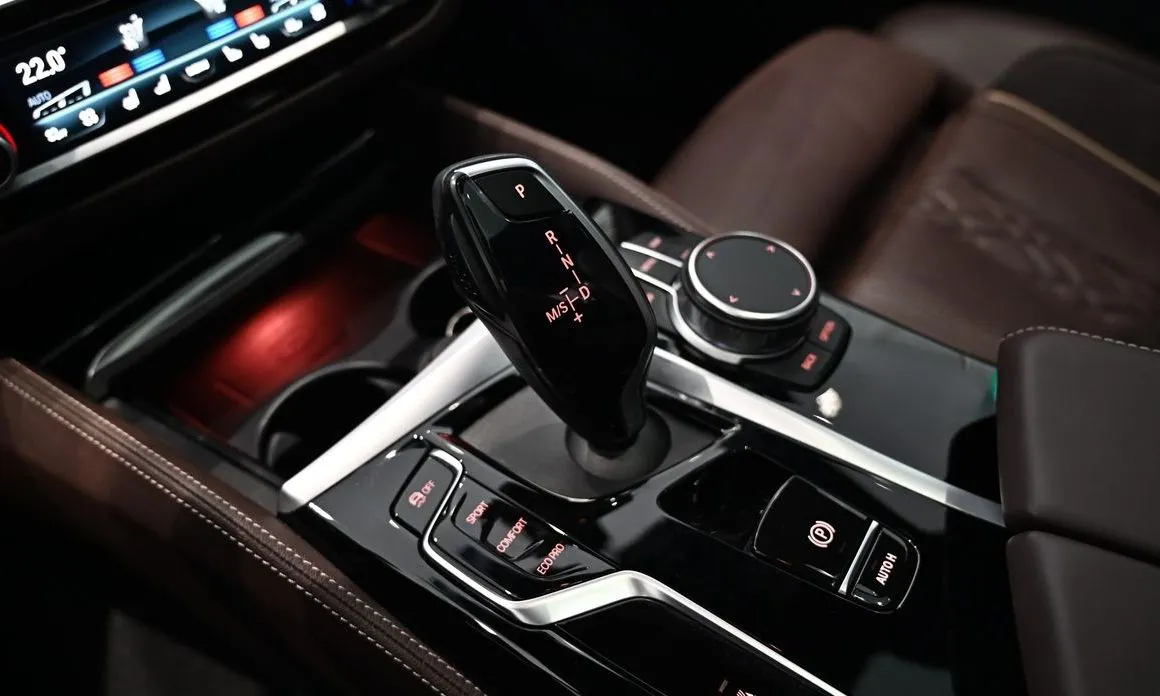 BMW 5-Series 2022 из KR, фото 2