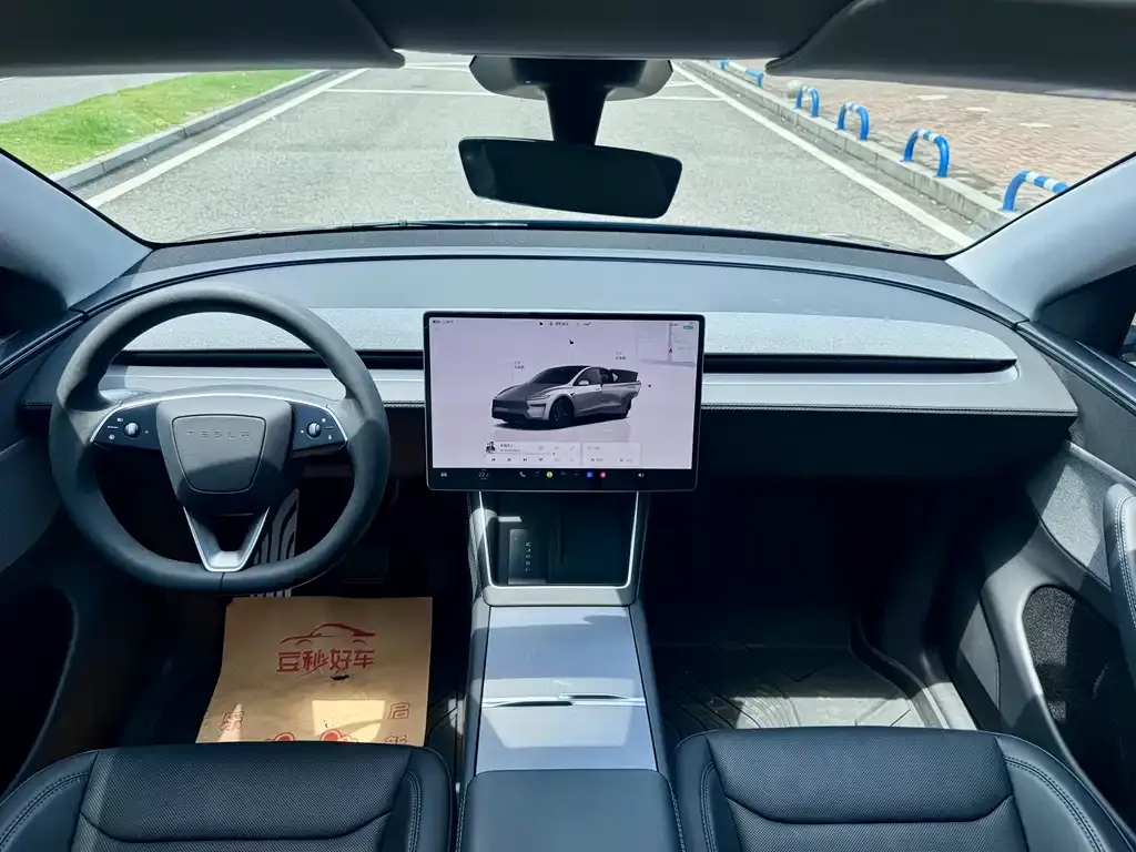 Tesla Model Y — фото 2