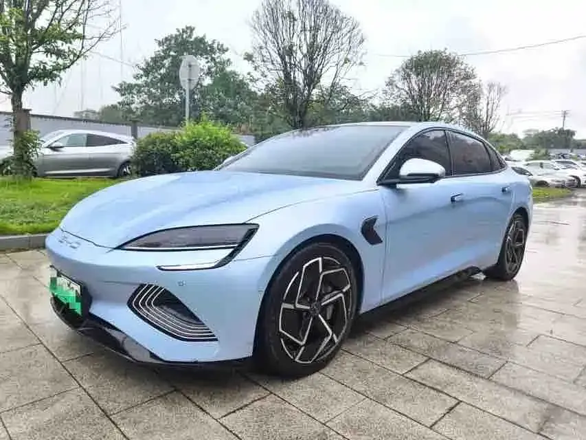 BYD Seal — фото 1