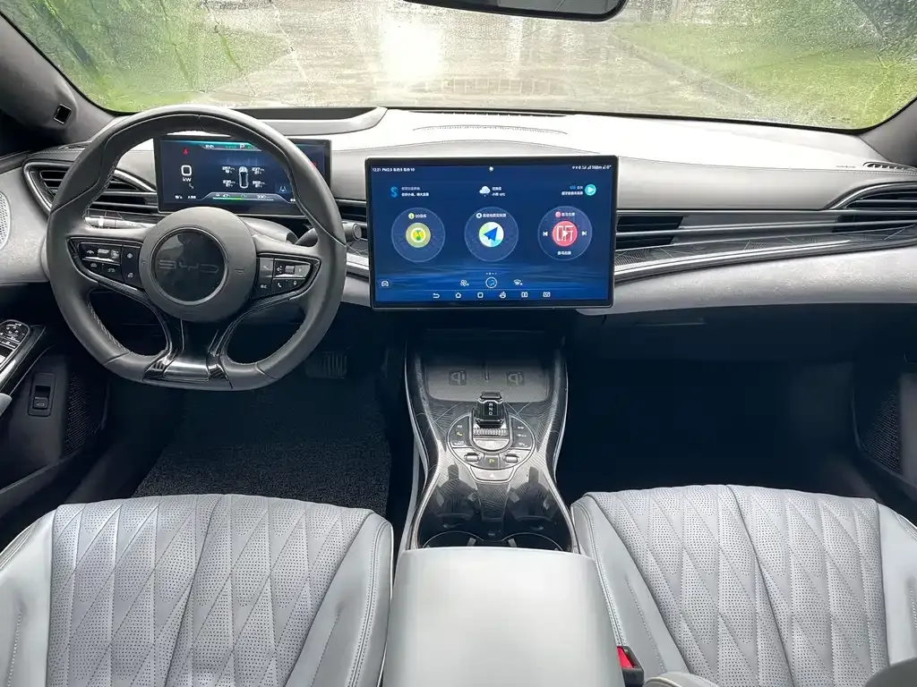 BYD Seal — фото 7
