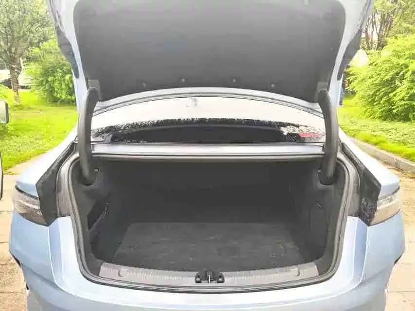 BYD Seal — фото 5