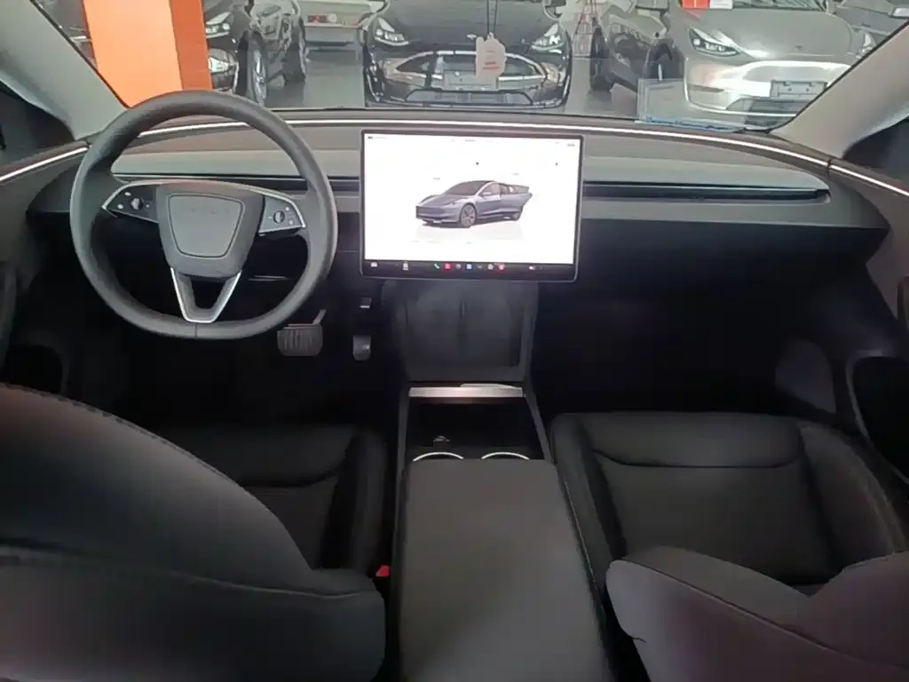 Tesla Model 3 — фото 6