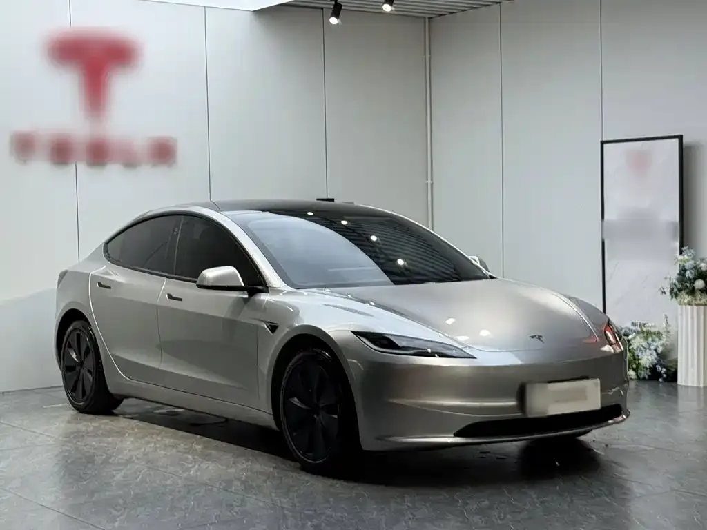 Tesla Model 3 — фото 4