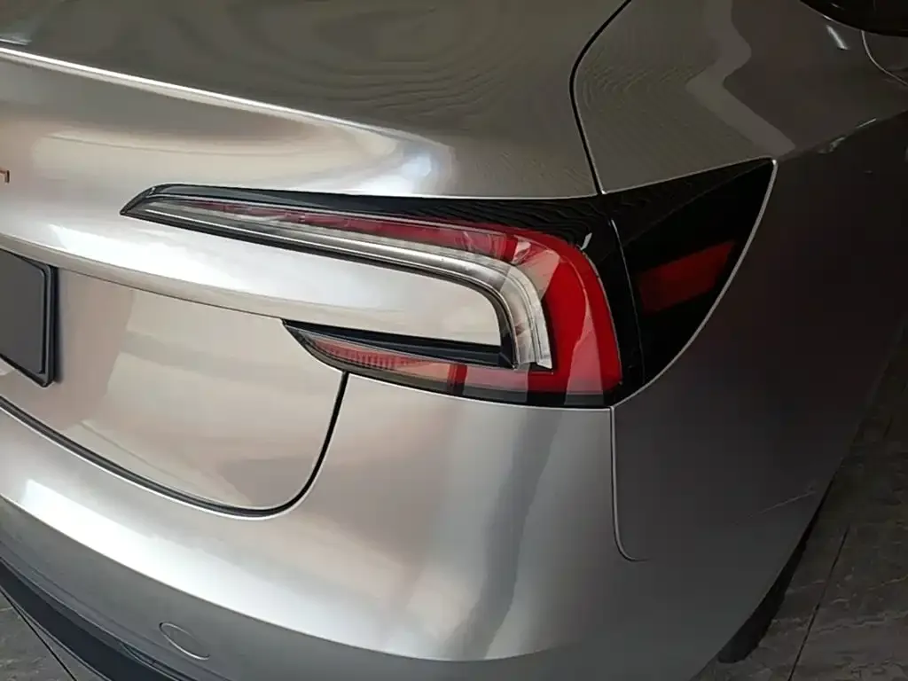 Tesla Model 3 — фото 2