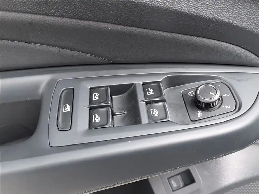 Volkswagen Passat — фото 8