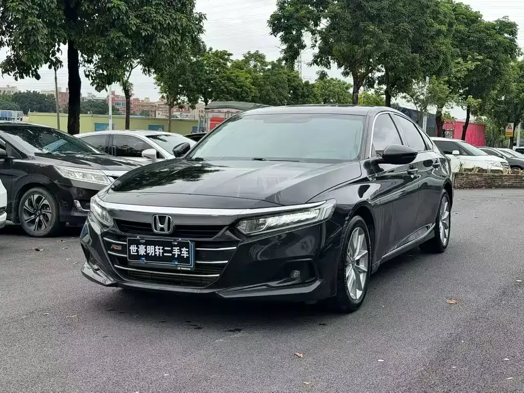 Honda Accord — фото 1