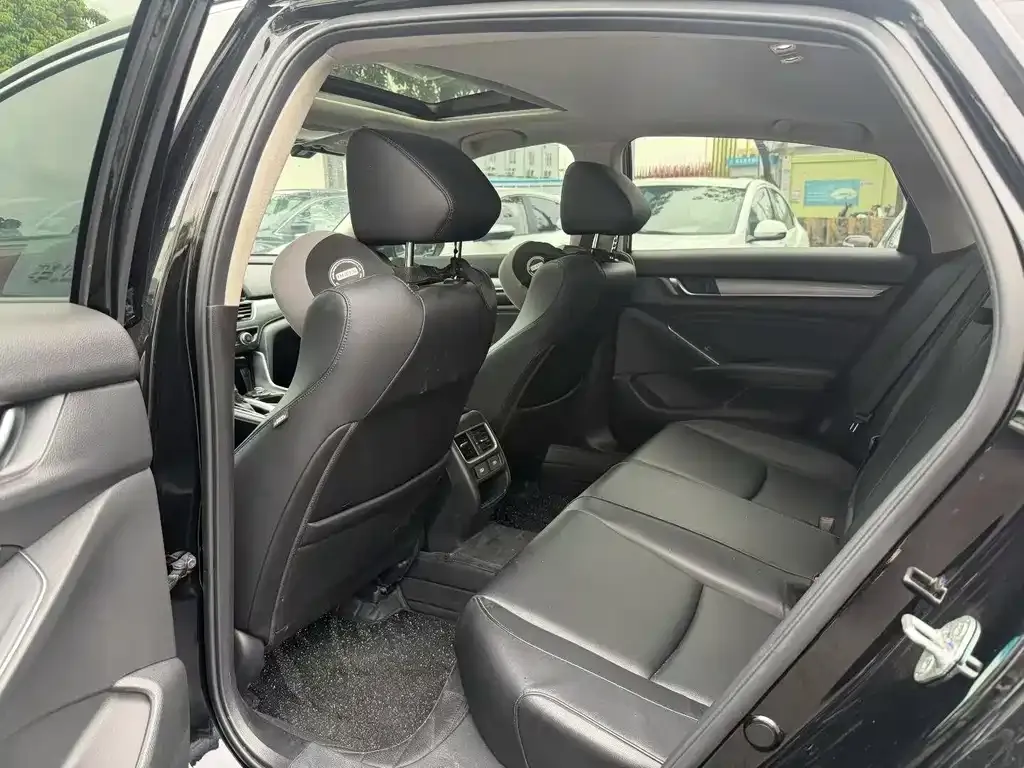 Honda Accord — фото 3