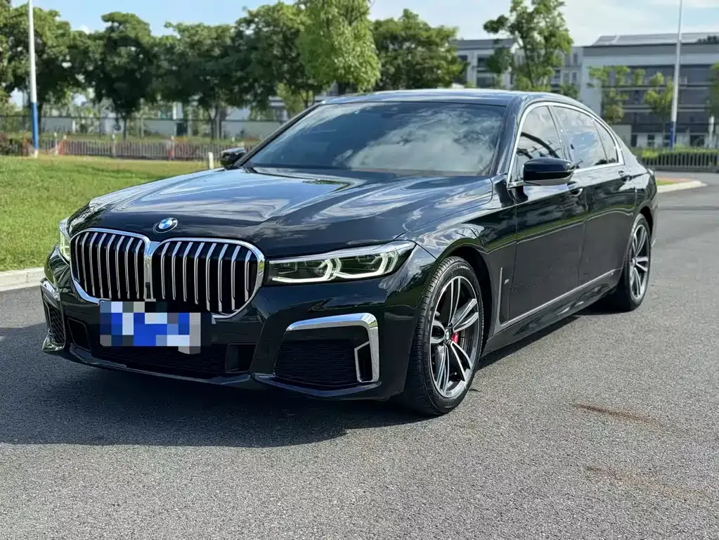 BMW 7 Series — фото 1