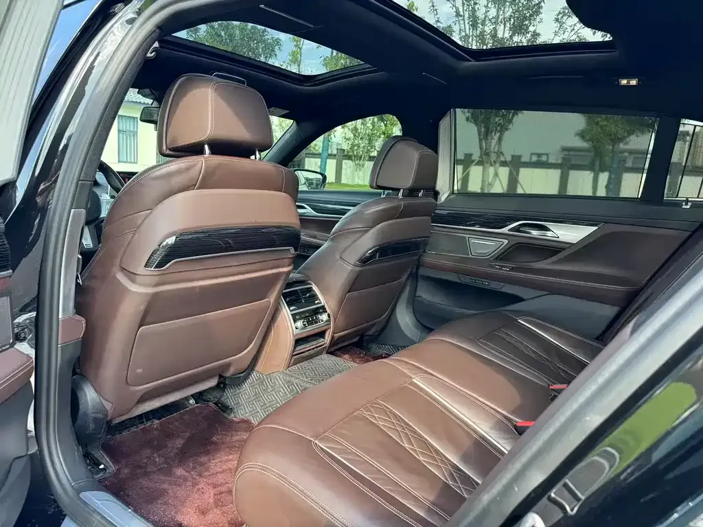 BMW 7 Series — фото 2