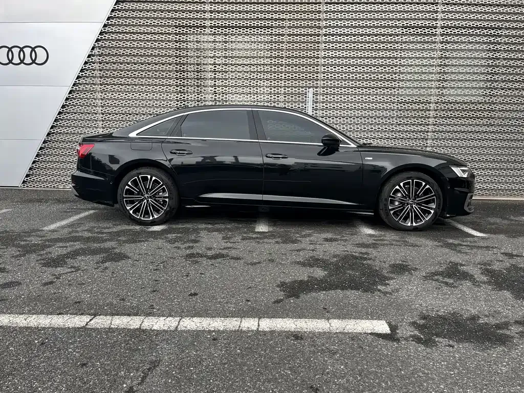 Audi A6L — фото 10