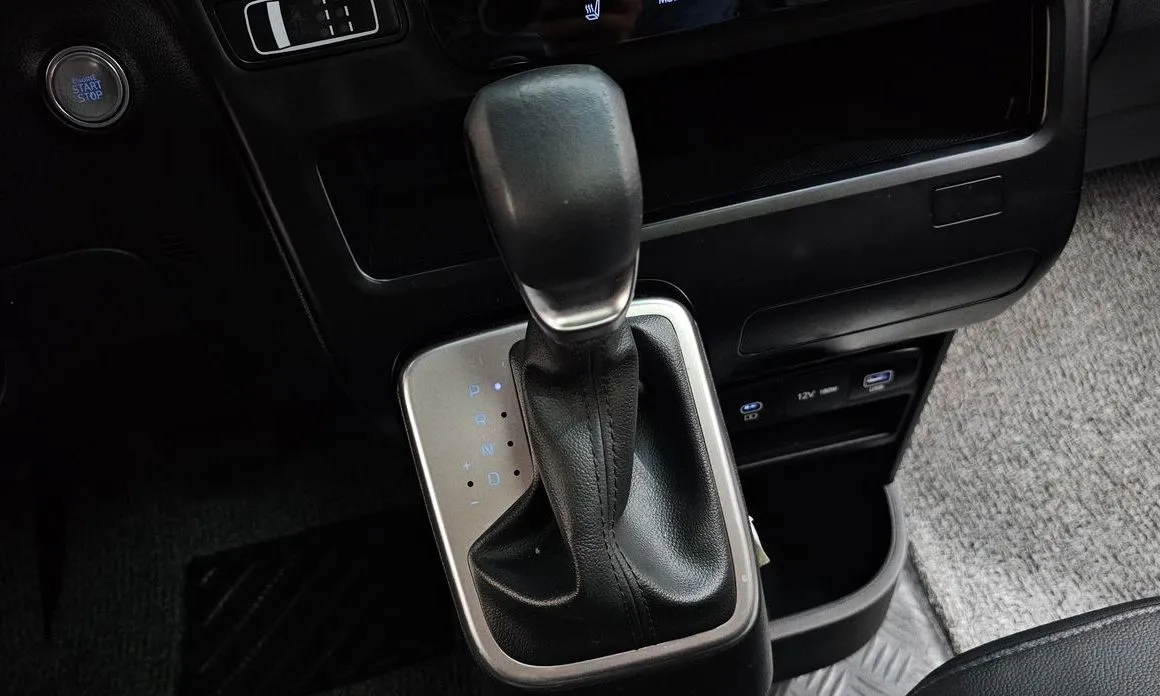 Hyundai Staria — фото 2