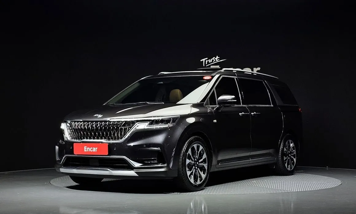 Kia Carnival — фото 1