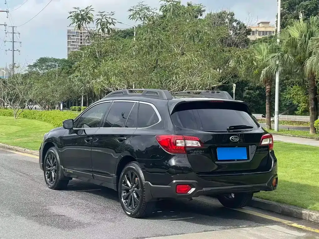 Subaru Outback — фото 7