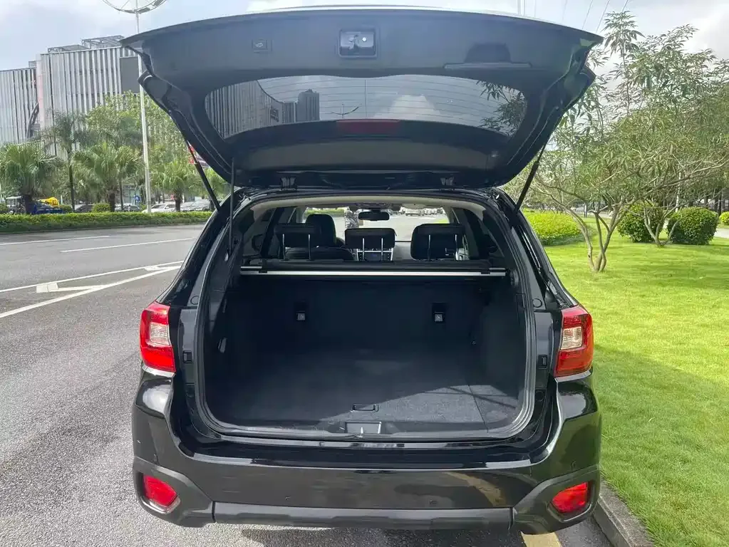 Subaru Outback — фото 2