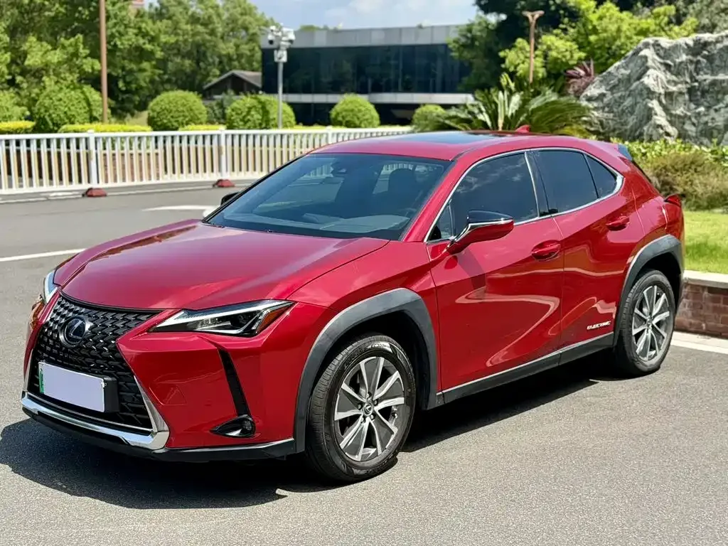 Lexus UX New Energy — фото 1