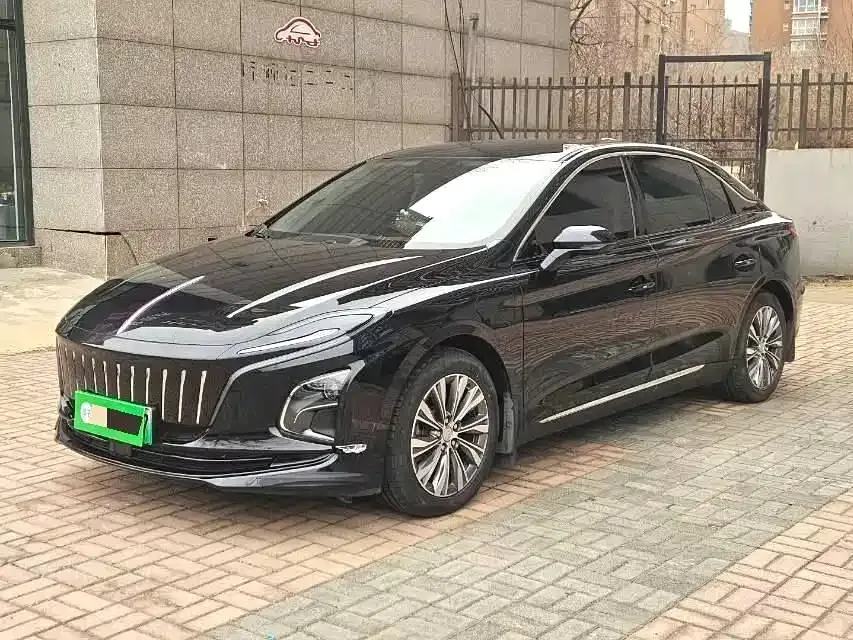 Hongqi E-QM5 — фото 1