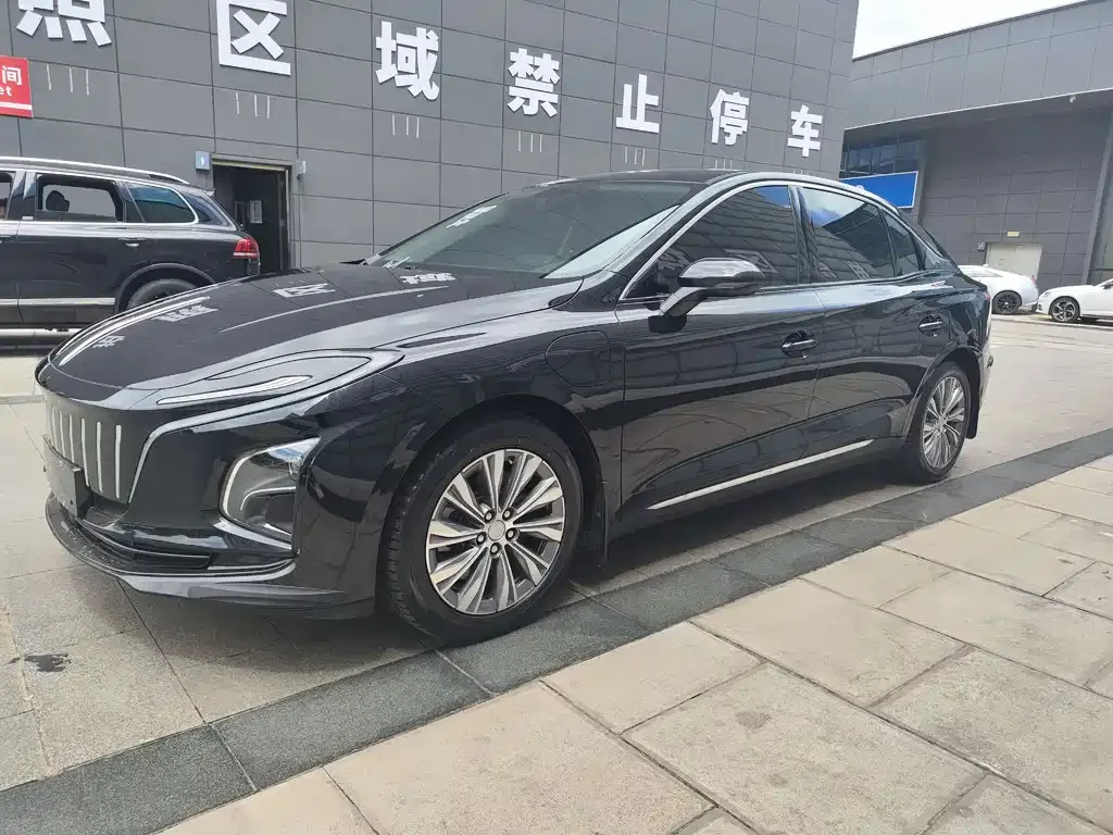 Hongqi E-QM5 — фото 10