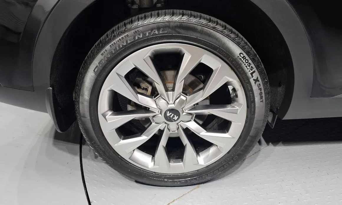 Kia Sorento — фото 10
