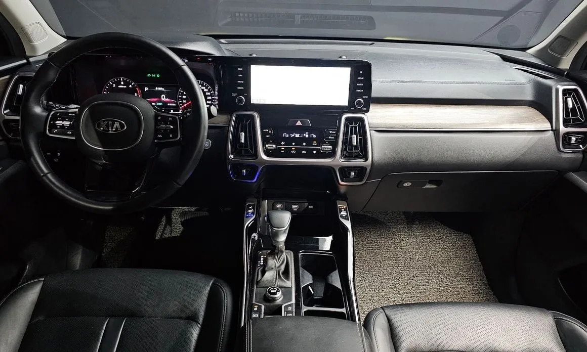 Kia Sorento — фото 9