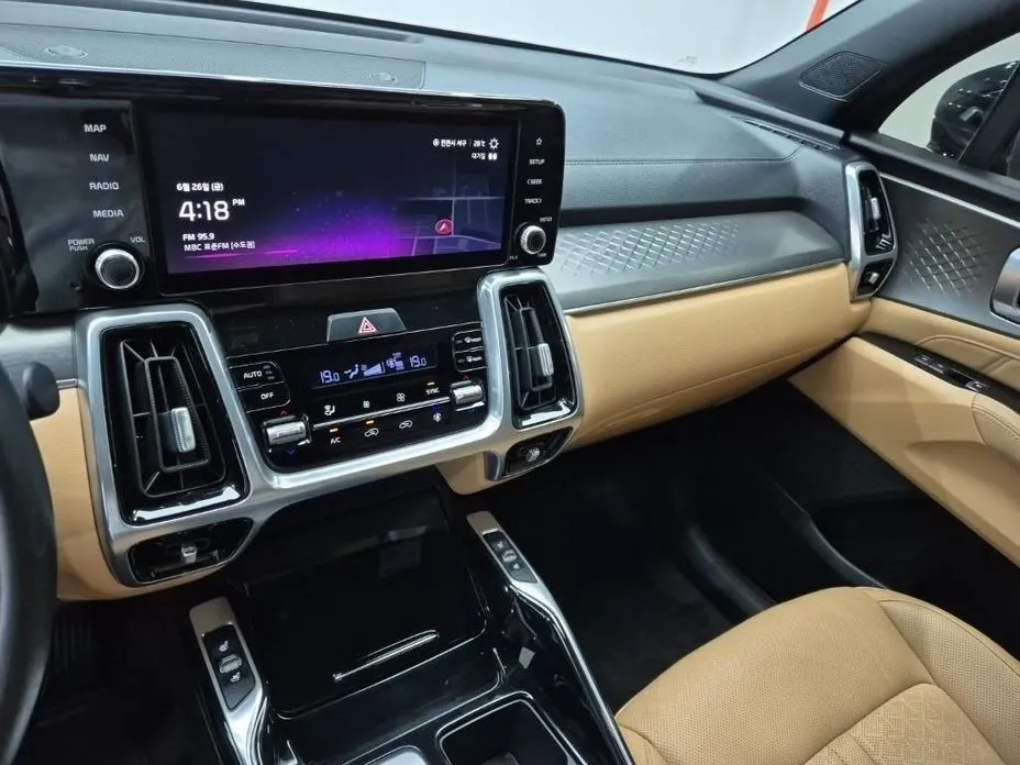 Kia Sorento — фото 8