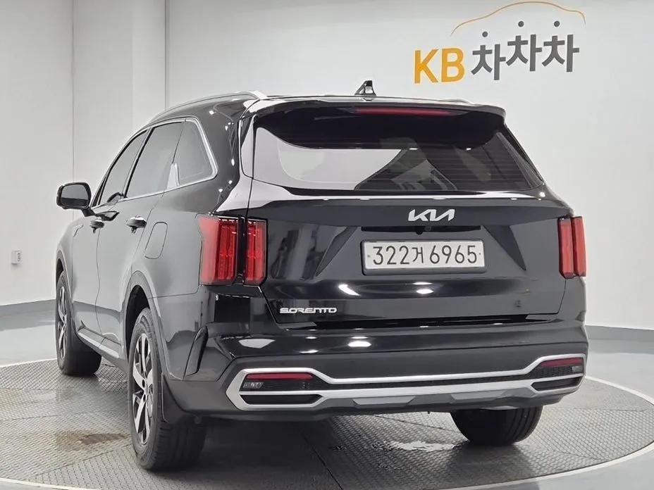 Kia Sorento — фото 5