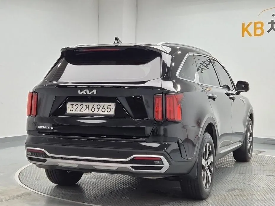 Kia Sorento — фото 10