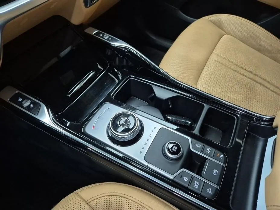 Kia Sorento — фото 6
